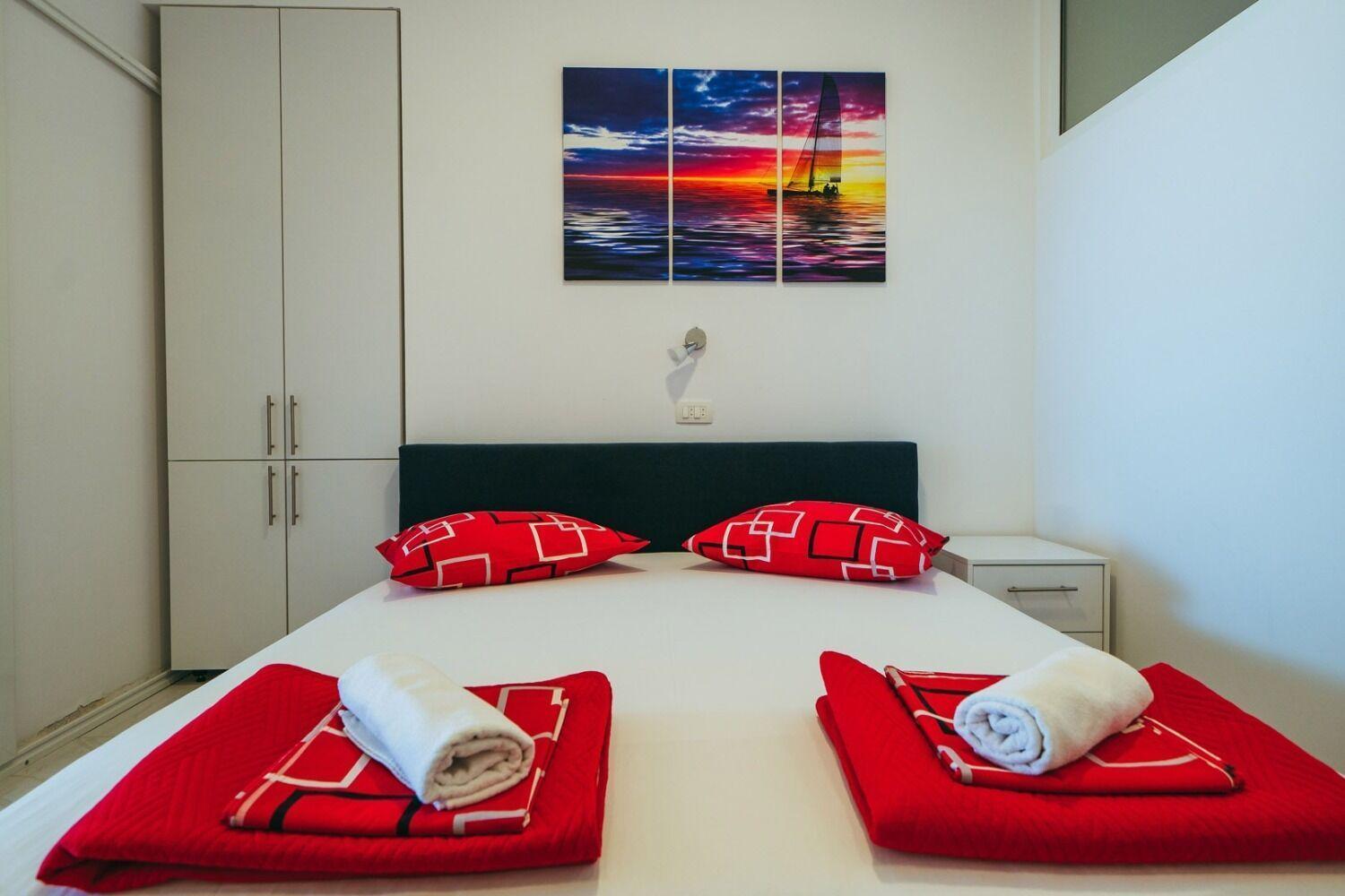 Apartments Lovre - Close To The Sea Brela Exteriör bild