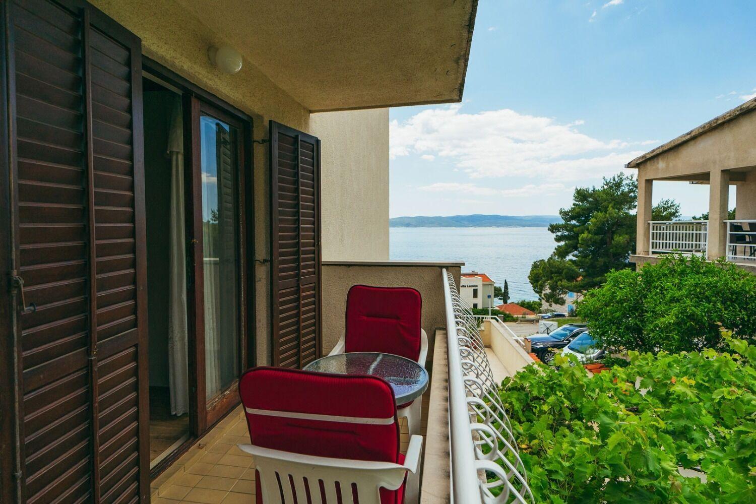 Apartments Lovre - Close To The Sea Brela Exteriör bild